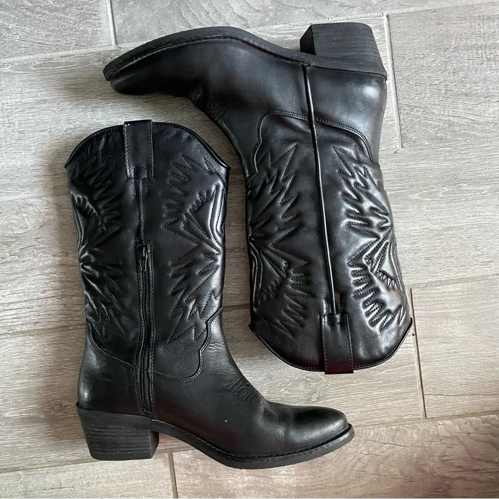Black Leather Western Boots - Picture 4 of 15